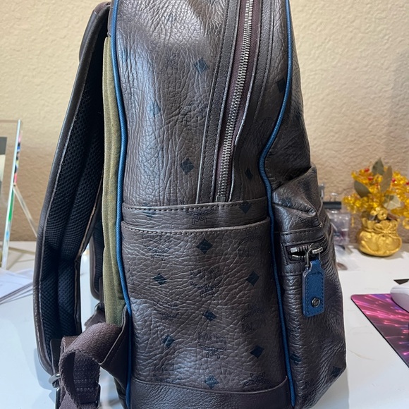 MCM LARGE BROWN VISETOS BACKPACK - Picture 3 of 16